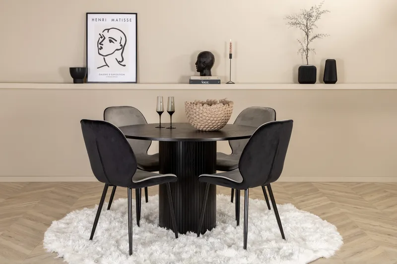 Bianca runt matbord med 4st Emma matstol