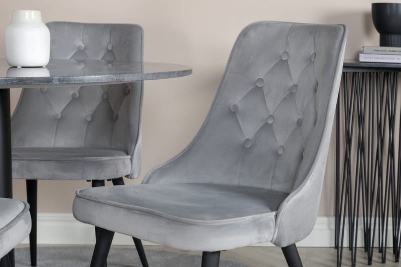 Estelle Matgrupp 106 cm Rund med 4 Velvet Deluxe stolar - Svart - Products - Möbler - Bord & matgrupp - Matgrupp
