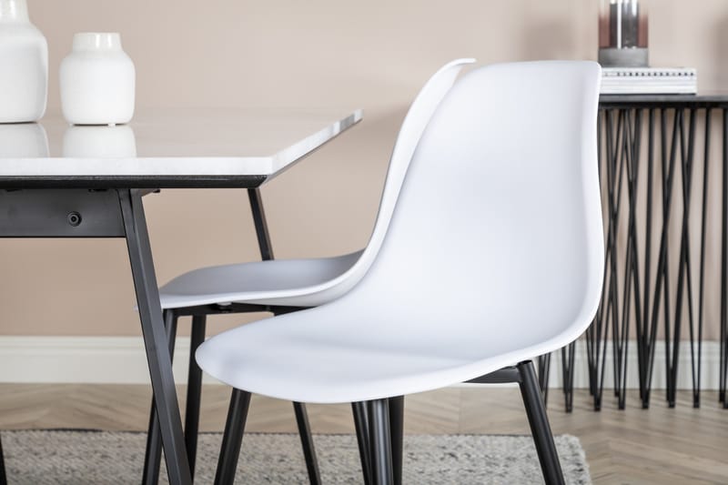 Estelle Matgrupp 140 cm Rektangulär med 4 Polar stolar - Svart - Products - M öbler - Bord & matgrupp - Matgrupp