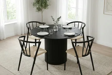 Kopparbo Matgrupp runt 110 cm Svart med 4 Winston Matstolar - Svartlaserad ek - Products - Möbler - Bord & matgrupp - Matgrupp