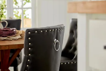 Lyon Matgrupp Rund med 4 st Tuva Fåtölj Konstläder - Trä/Svart PU - Products - Möbler - Bord & matgrupp - Matgrupp