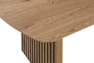 Richeto Matbord 240 cm - Naturlig finish - Products - Möbler - Bord & matgrupp - Matbord & köksbord