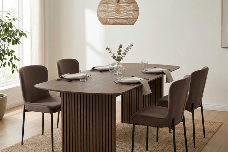 Richeto Matgrupp Rökt Ek 180 cm med 4 Elsie Matstolar - Rökt ek/Brun - Products - Möbler - Bord & matgrupp - Matgrupp