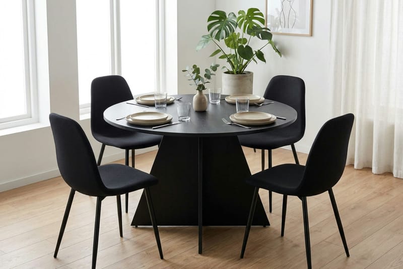 Vera Matgrupp runt 110 cm Svart med 4 Nibe Matstolar - Svart - Products - Möbler - Bord & matgrupp - Matgrupp