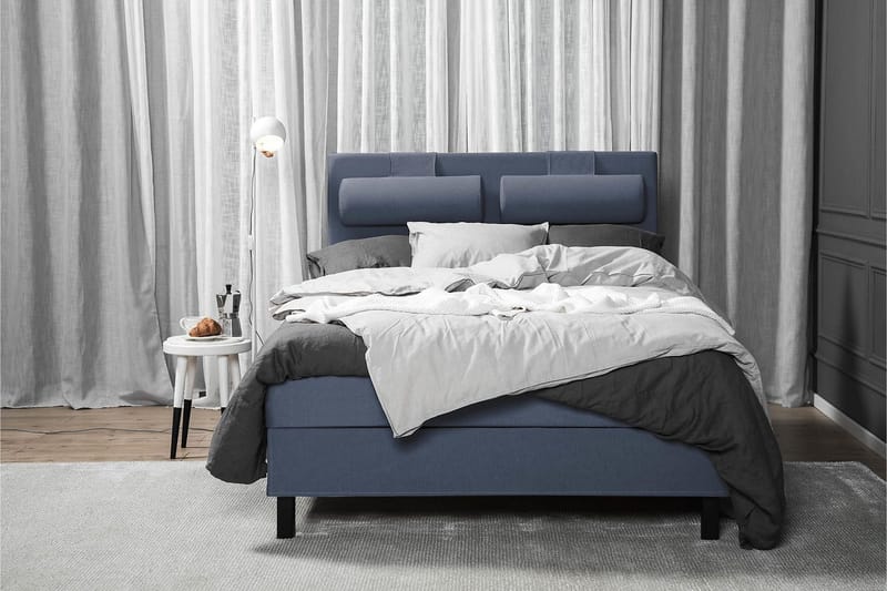 Lucky Komplett Sängpaket 140x200 Skum Slät - Nackkudde Stor Mörkblå - Products - Möbler - Säng - Kontinentalsäng