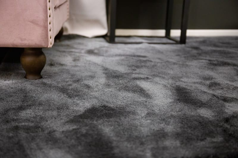 Undra Viskos-look Matta 170x240 - Mörkgrå - Products - Textil & mattor - Matta - Modern matta - Viskosmatta & konstsilkesmatta