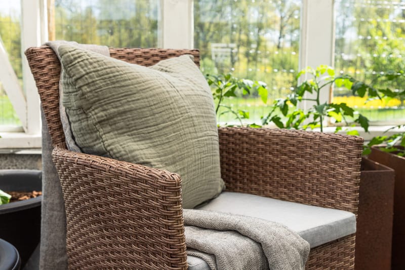 Malina Karmstol Utomhus - Brun - Products - Utemöbler & utemiljö - Balkong & altan - Balkongmöbler - Balkongstol