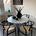 Kundebillede Sunda spisebordsstol - Sort/snoresæde: Matgrupp med Art runt marmorerat...