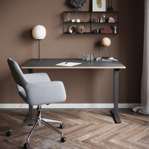 Wedge skrivebord elektrisk hve-/snkefunktion - Sort HPL (Hjtrykslaminat)