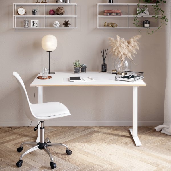 Wedge skrivebord elektrisk hve-/snkefunktion - Hvid HPL (Hjtrykslaminat)